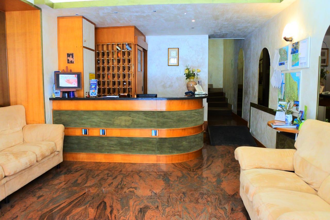 Hotel Loreto Exterior photo