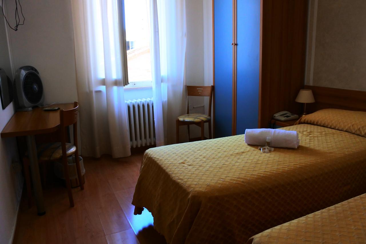 Hotel Loreto Exterior photo